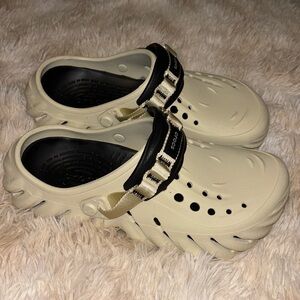 Echo clog crocs